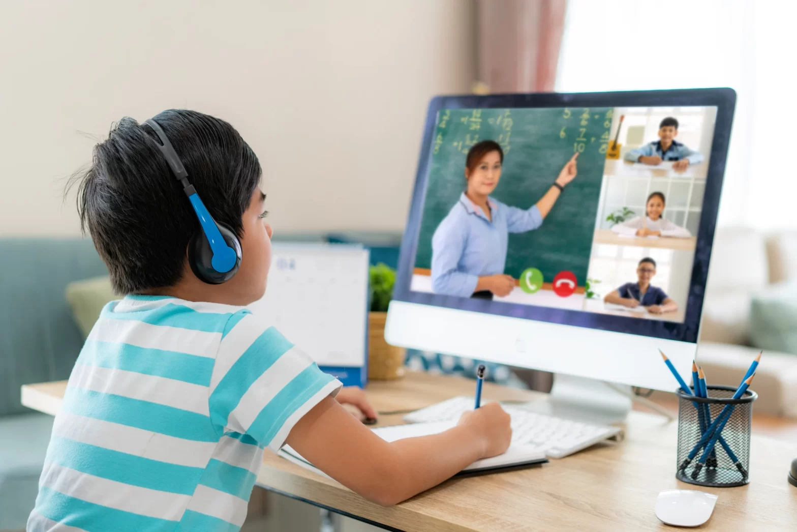 How Distance Learning Changed the World