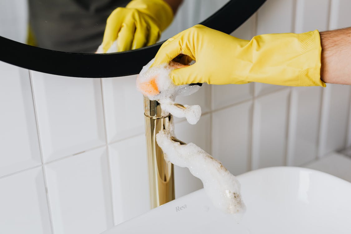How to Better Use Free Time by Hiring a Professional Cleaning Service